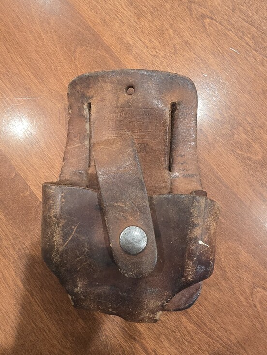 Other - Vtg Leather Tape Measure Holder